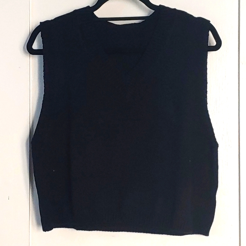 BLACK SWEATER VEST